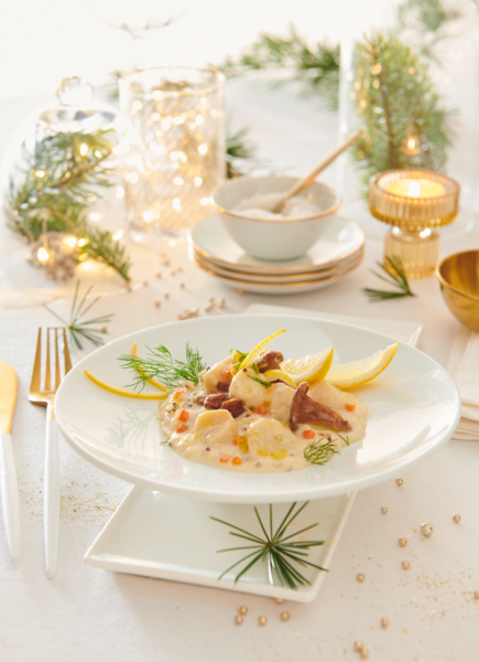 Navarin De St Jacques* Crème Isigny Aux Petits Légumes  Et Girolles 