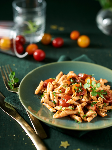 Salade De Mini Penne Tomate, Mozzarella Et Basilic