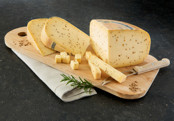 Gouda Cumin Royal Hollandia Auchan L'apéro, ça n'a pas de prix. Ou un tout petit.